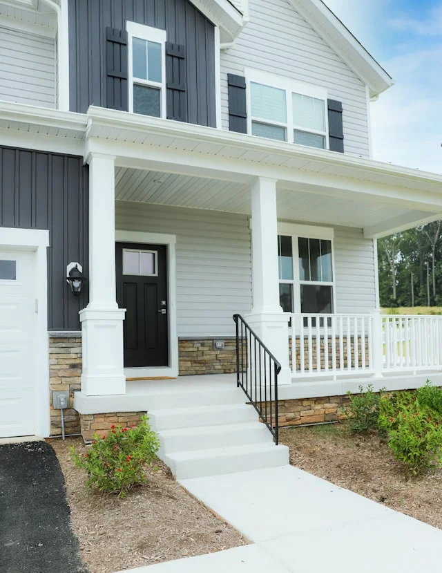 Siding installation and replacement services in Maple Grove